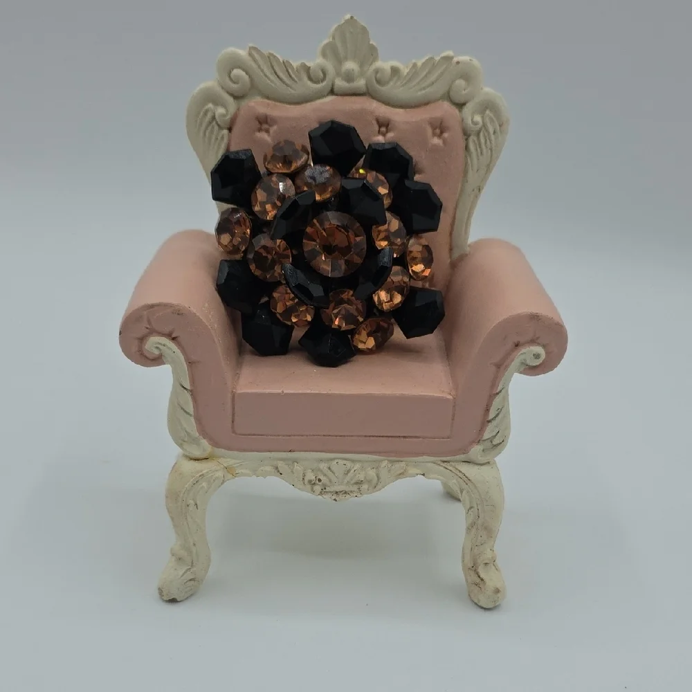 Albert Weiss elegant brooch